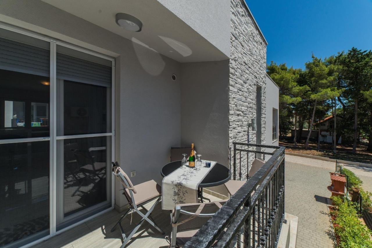 Apartments Djian Vir Dış mekan fotoğraf