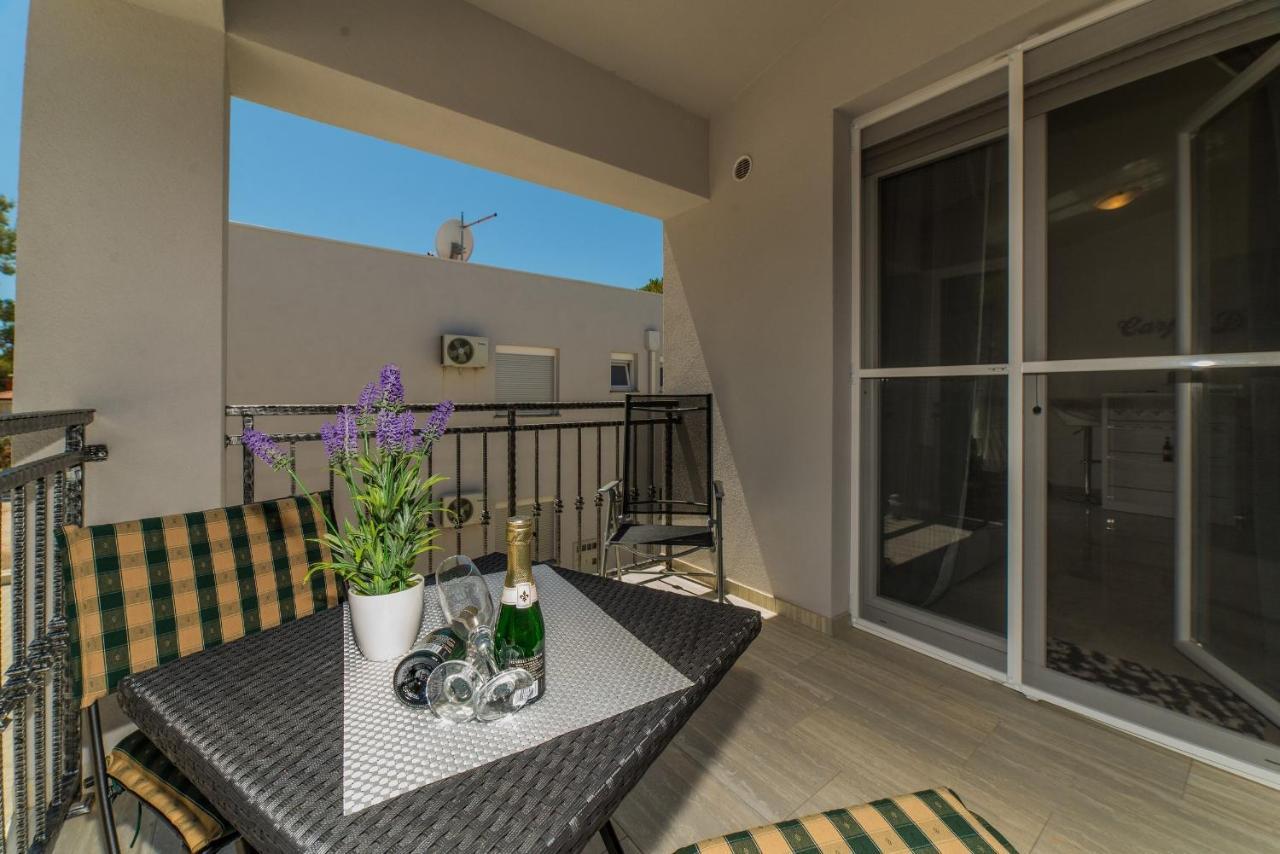 Apartments Djian Vir Dış mekan fotoğraf